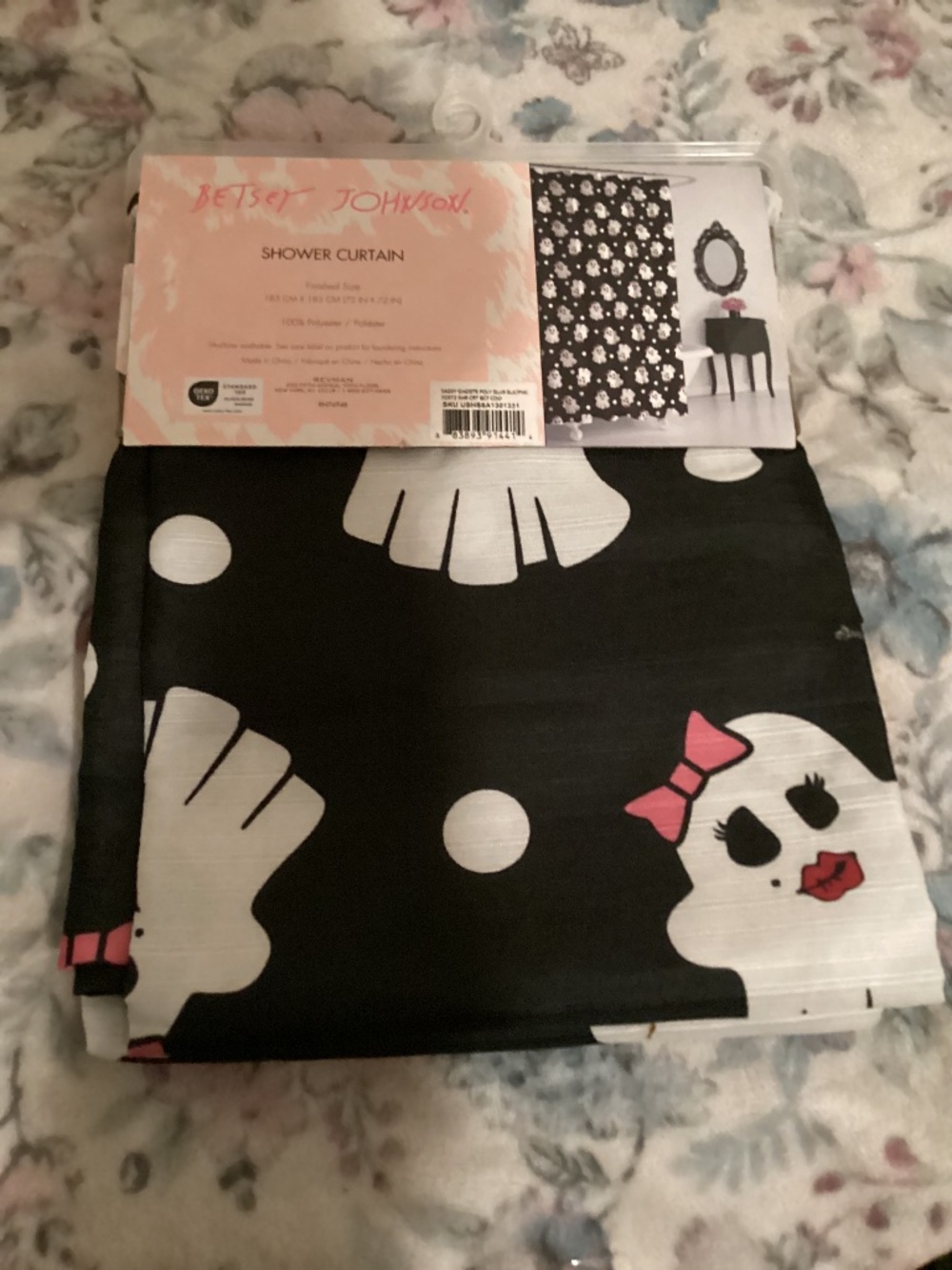 New Betsey Johnson Halloween Shower Curtain/ ghosts with bows and lipstick